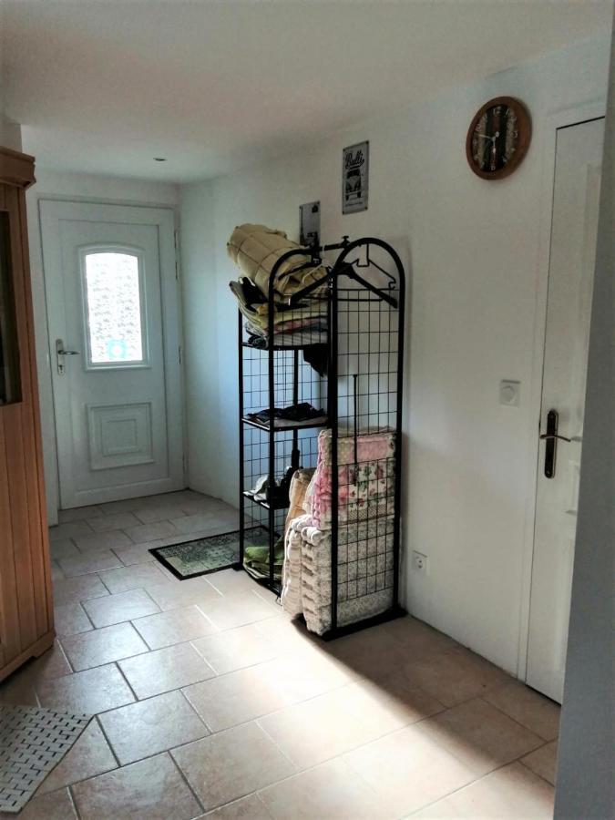Les Gremilles Bed and Breakfast Bassoncourt Eksteriør billede